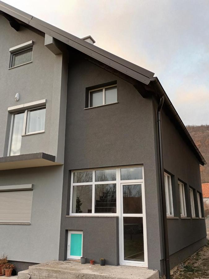 Apartmani Marijamagdalena Gračac Eksteriør billede